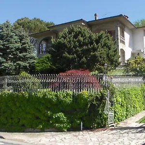 https://matildes-house.hotelitalianriviera.com