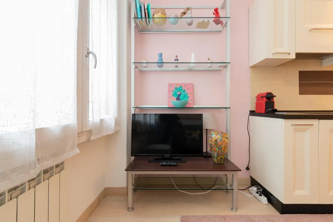 Luxury Apartment Near Bocconi Zamenhof 7 Milan